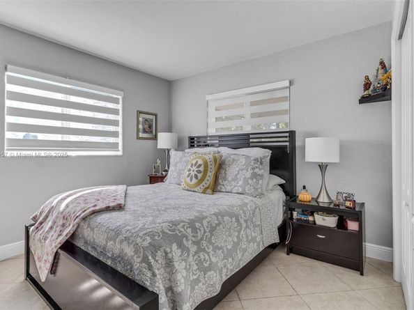 1114 SW 102nd Pl, Miami FL 33174