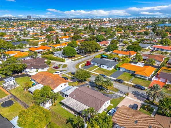 1114 SW 102nd Pl, Miami FL 33174