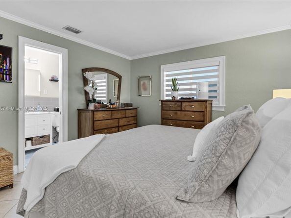 1114 SW 102nd Pl, Miami FL 33174