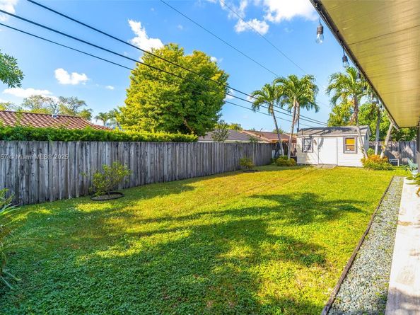 1114 SW 102nd Pl, Miami FL 33174