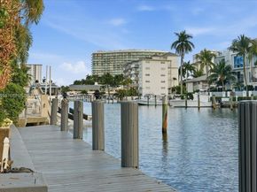 2662 NE 3rd St, Pompano Beach FL 33062