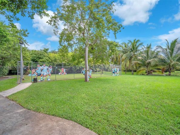 10245 SW 125th Ave, Miami FL 33186