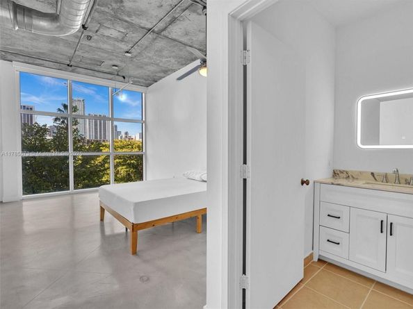 2001 Biscayne Blvd 3413, Miami FL 33137