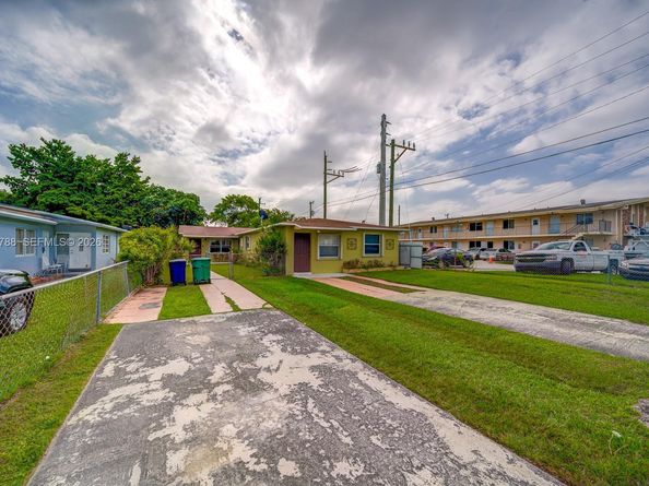 7358 - 7360 SW 23rd St, Miami FL 33155