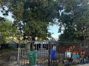 1111 NW 26th St, Miami FL 33127