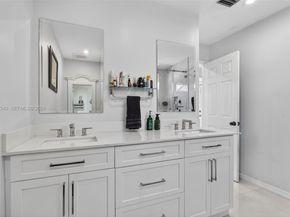 2910 NE 52nd St, Fort Lauderdale FL 33308