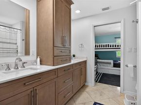 2910 NE 52nd St, Fort Lauderdale FL 33308