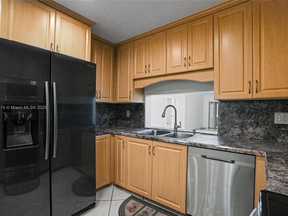 347 Fairway Cir 62, Weston FL 33326