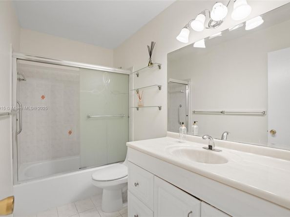 347 Fairway Cir 62, Weston FL 33326