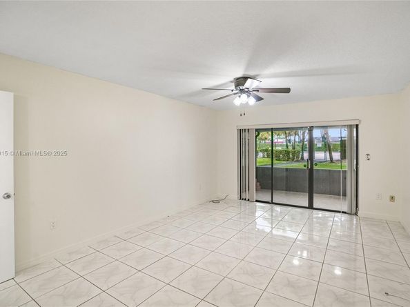 347 Fairway Cir 62, Weston FL 33326