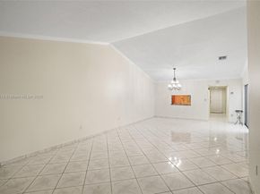 347 Fairway Cir 62, Weston FL 33326