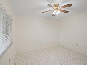 347 Fairway Cir 62, Weston FL 33326