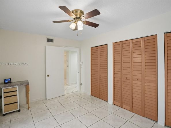 347 Fairway Cir 62, Weston FL 33326