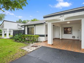 347 Fairway Cir 62, Weston FL 33326