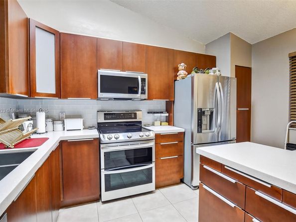 1002 NW 105th Ave D121, Plantation FL 33322