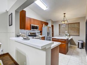 1002 NW 105th Ave D121, Plantation FL 33322