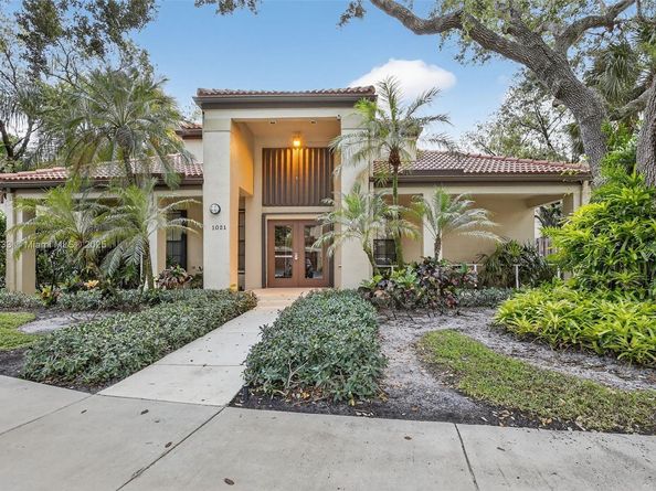 1002 NW 105th Ave D121, Plantation FL 33322