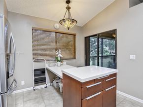 1002 NW 105th Ave D121, Plantation FL 33322