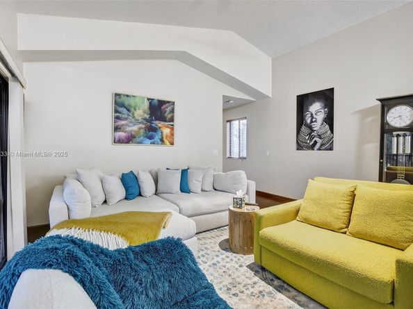 1002 NW 105th Ave D121, Plantation FL 33322