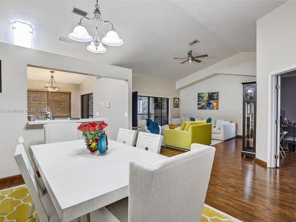 1002 NW 105th Ave D121, Plantation FL 33322