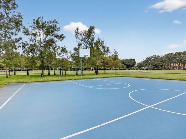 1002 NW 105th Ave D121, Plantation FL 33322