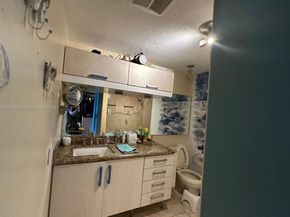 801 Palm Trl 10, Delray Beach FL 33483