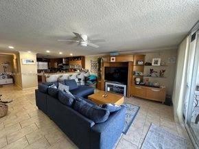 801 Palm Trl 10, Delray Beach FL 33483