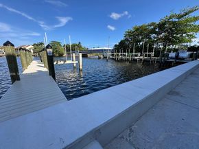 801 Palm Trl 10, Delray Beach FL 33483