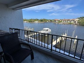 801 Palm Trl 10, Delray Beach FL 33483