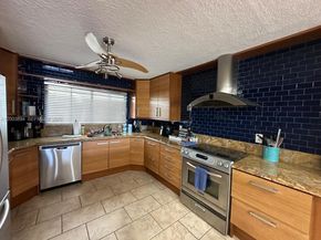 801 Palm Trl 10, Delray Beach FL 33483