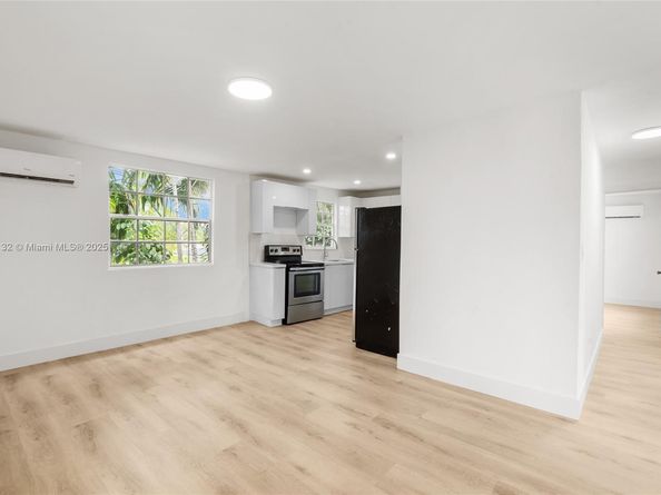 2385 SW 17th St, Miami FL 33145