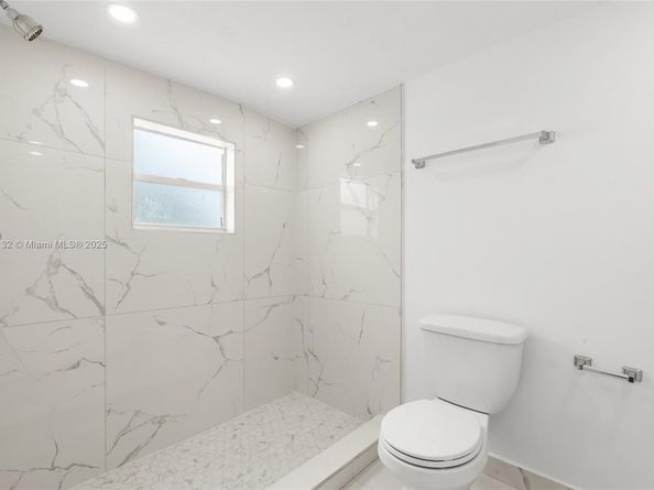 2385 SW 17th St, Miami FL 33145