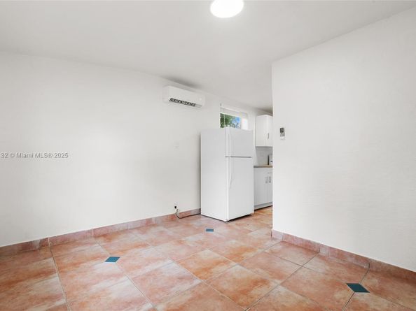 2385 SW 17th St, Miami FL 33145