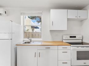 2385 SW 17th St, Miami FL 33145