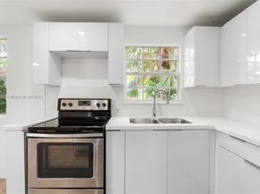 2385 SW 17th St, Miami FL 33145