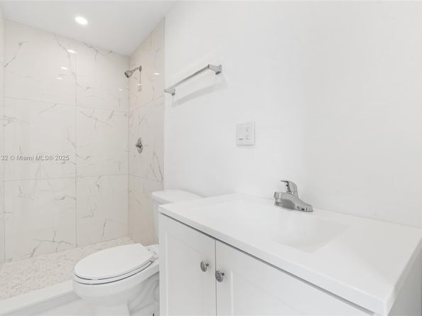 2385 SW 17th St, Miami FL 33145