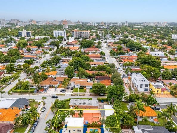 2385 SW 17th St, Miami FL 33145