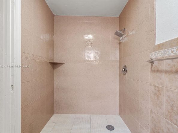 2385 SW 17th St, Miami FL 33145