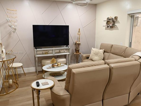 1430 Cottonwood Cir 1430, Weston FL 33326