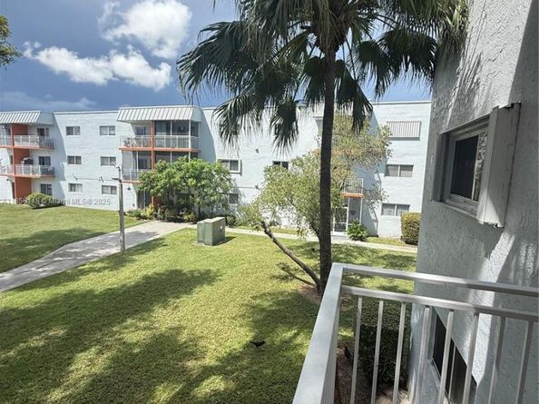 11309 SW 200th St C213, Miami FL 33157