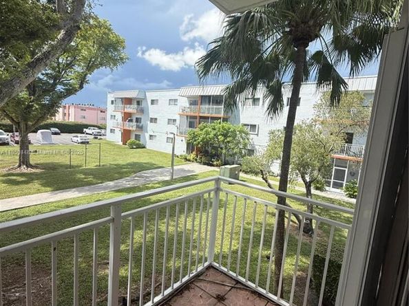 11309 SW 200th St C213, Miami FL 33157