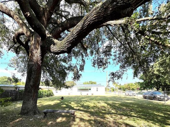 5803 Arthur St, Hollywood FL 33021