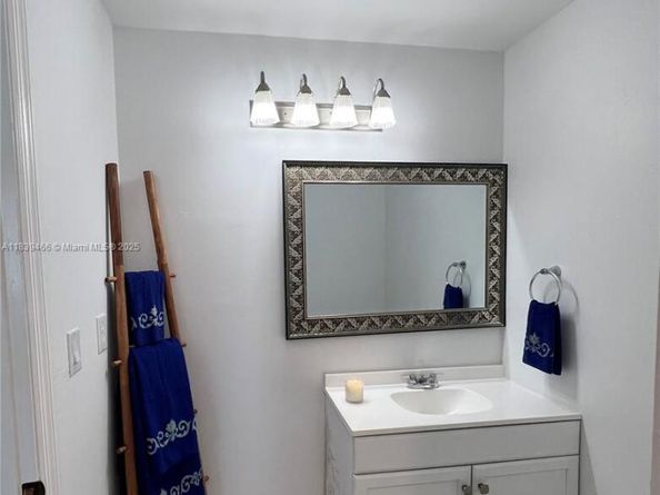 5803 Arthur St, Hollywood FL 33021