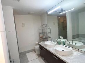 253 NE 2nd St 3903, Miami FL 33132