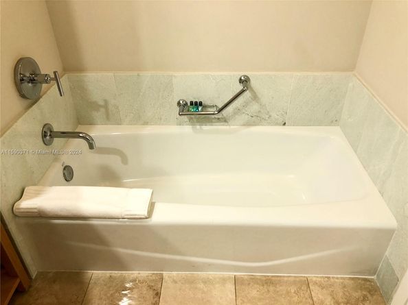 18683 Collins Ave 1907, Sunny Isles Beach FL 33160