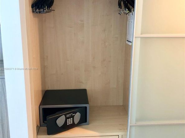 18683 Collins Ave 1907, Sunny Isles Beach FL 33160