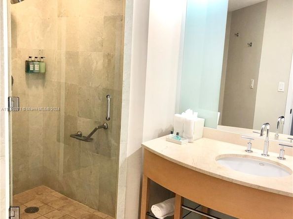 18683 Collins Ave 1907, Sunny Isles Beach FL 33160