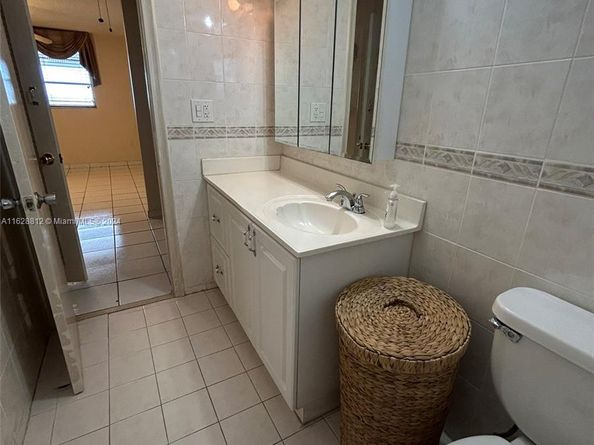 3600 NE 170th St 411, North Miami Beach FL 33160