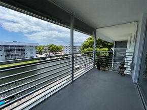 3600 NE 170th St 411, North Miami Beach FL 33160