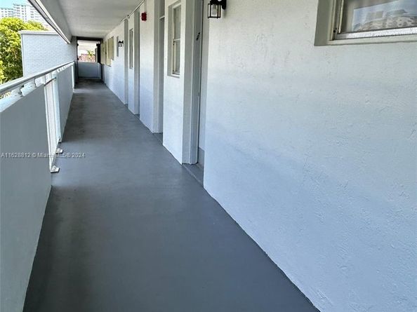 3600 NE 170th St 411, North Miami Beach FL 33160